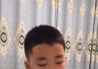 沐浴書香，快樂成長，爸爸媽媽陪孩子一起讀書