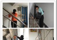 河南街道機關干部到白梅社區清理亂貼亂畫 美化轄區環境