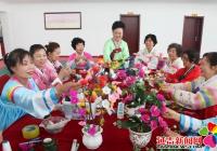 巧手制絲網，花兒朵朵開，構建老人新風尚