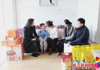 州婦聯黨組書記、主席韓麗蓮一行到進學街道旭陽社區走訪慰問貧困母親