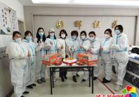 園輝社區(qū)慶祝“三八”婦女節(jié)　節(jié)日蛋糕送給最美“女戰(zhàn)疫人”