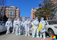 新興街道黨員暖心小分隊上門核酸檢測筑起“健康防線”
