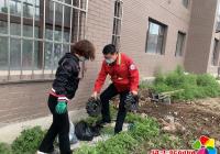 長生社區：栽花種綠美家園 風送花香迎州慶